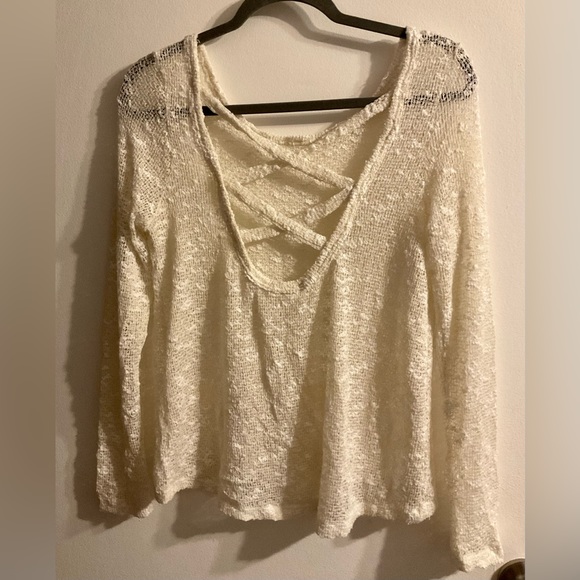 Bethany Mota this women’s sweater size medium - Picture 3 of 4